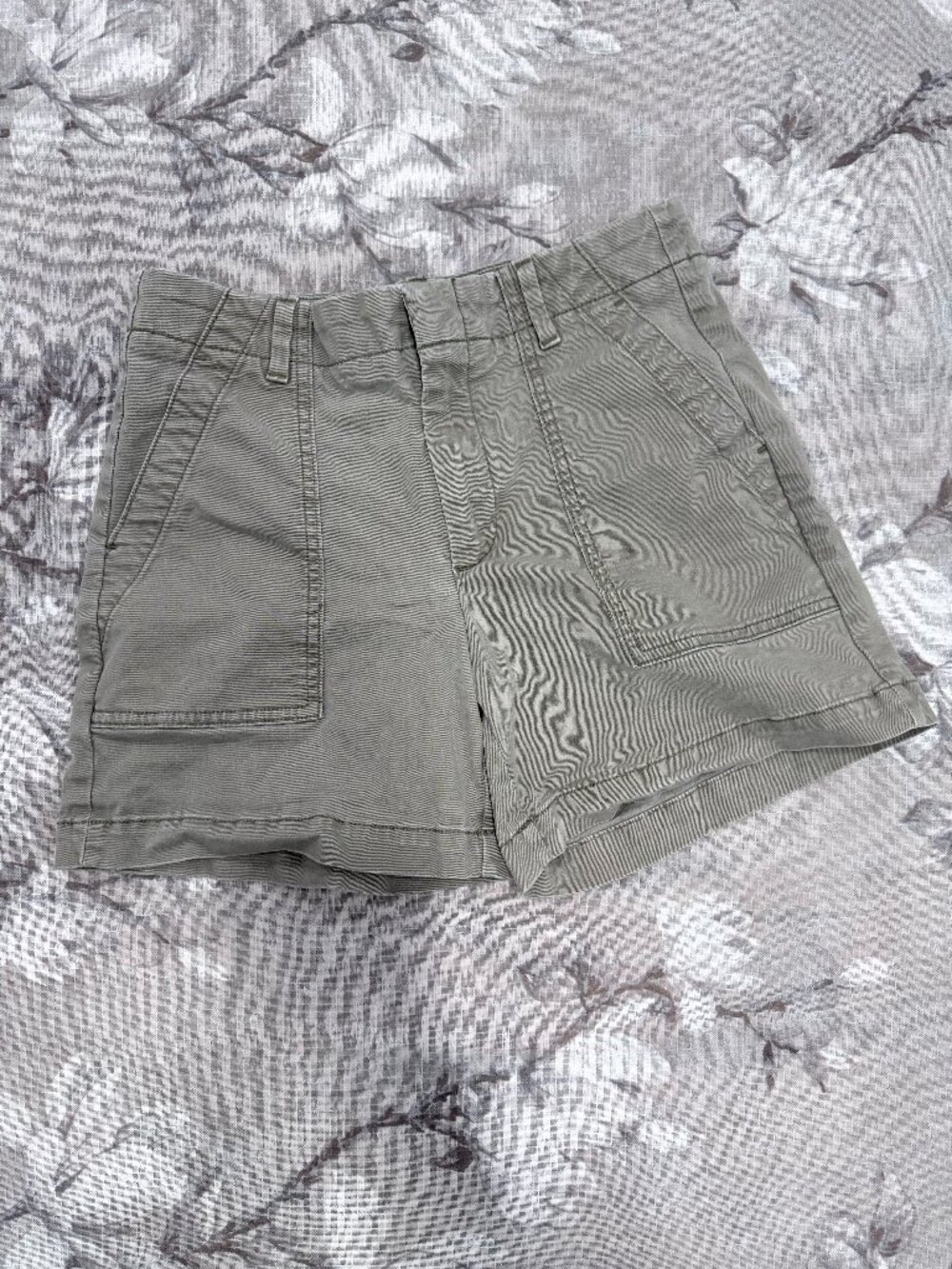 Banana Republic Womens Khaki Utility Chino Shorts Size 0 Stretch Safari Casual